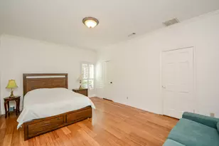 9518 Bayou Brook St, Houston, TX 77063 - Photo 15