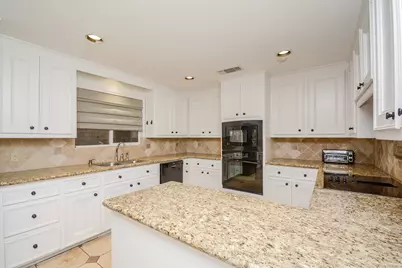 9518 Bayou Brook Street, Houston, TX 77063 - Photo 3