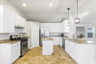 4515 Chetco Ln, Baytown, TX 77521 - Photo 7