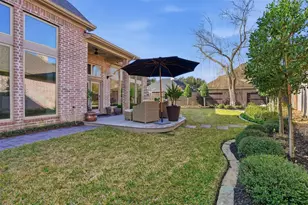 8706 Rippling Water Dr, Sugar Land, TX 77479 - Photo 17
