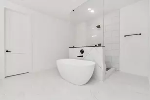 5616 Savyon Dr, Houston, TX 77091 - Photo 9