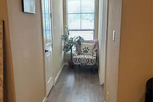 1049 W 22nd St, Houston, TX 77008 - Photo 9