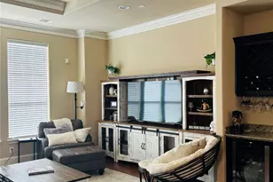 1049 W 22nd St, Houston, TX 77008 - Photo 5