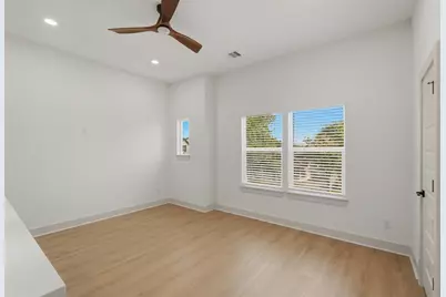 9819 Turnbow Street #D, Houston, TX 77029 - Photo 15