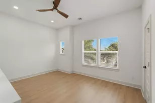 9819 Turnbow St, Houston, TX 77029 - Photo 15