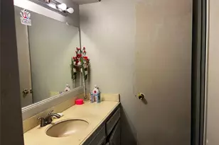 7727 Log Hollow Dr, Houston, TX 77040 - Photo 13