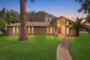 1502 20th Ave N, Texas City, TX 77590 - Photo 1