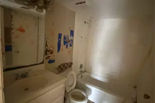 10555 Turtlewood Ct, Houston, TX 77072 - Photo 9