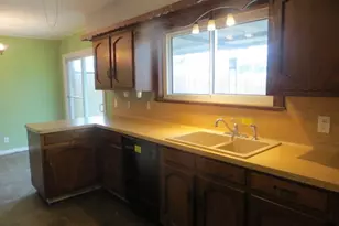 1602 Bellaire Blvd, Alvin, TX 77511 - Photo 7