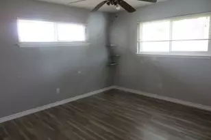 1602 Bellaire Blvd, Alvin, TX 77511 - Photo 11