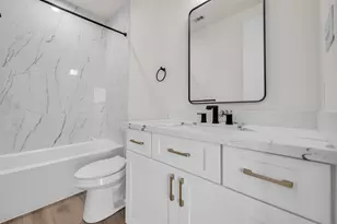 724 E 33rd St, Houston, TX 77022 - Photo 23