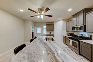 320 Emerald Thicket Ln, Houston, TX 77336 - Photo 7