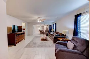 320 Emerald Thicket Ln, Houston, TX 77336 - Photo 3