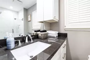 9330 Meadowbriar Ln, Houston, TX 77063 - Photo 9
