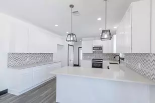 409 Winnie St, Houston, TX 77009 - Photo 9