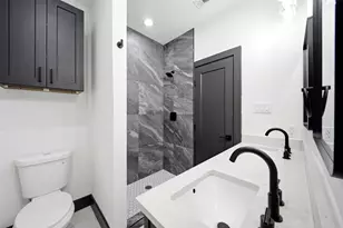 7818 Hanfro Ln, Houston, TX 77088 - Photo 31