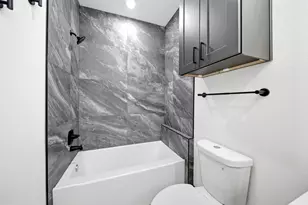 7818 Hanfro Ln, Houston, TX 77088 - Photo 35