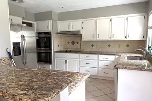 3118 Shawnee Dr, Sugar Land, TX 77479 - Photo 9