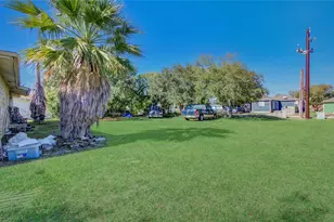 1108 W 9th St, Freeport, TX 77541 - Photo 31