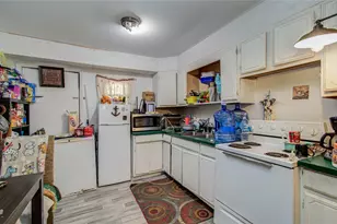 1108 W 9th St, Freeport, TX 77541 - Photo 9