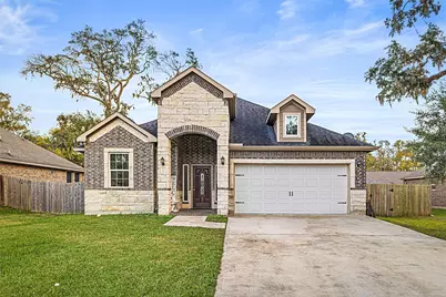 267 Freeman Boulevard, West Columbia, TX 77486 - Photo 1