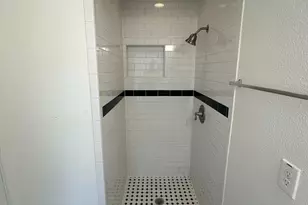 626 W 10th St, Dallas, TX 75208 - Photo 5