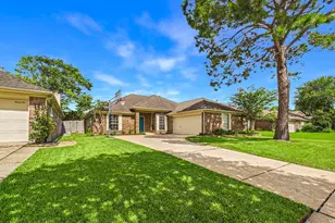 211 Hollander Ct, League City, TX 77573 - Photo 1