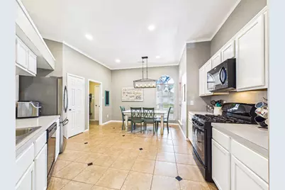 211 Hollander Court, League City, TX 77573 - Photo 9