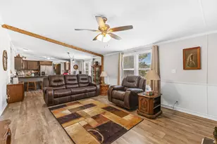 340 Alvina Ulich St, Somerville, TX 77879 - Photo 5