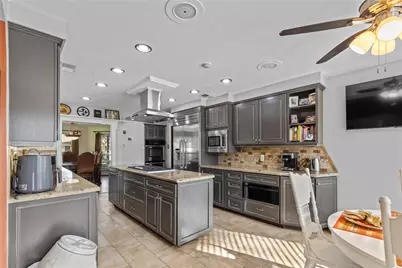 600 Nottingham Lane, Dickinson, TX 77539 - Photo 13