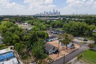2712 Brewster St, Houston, TX 77026 - Photo 27