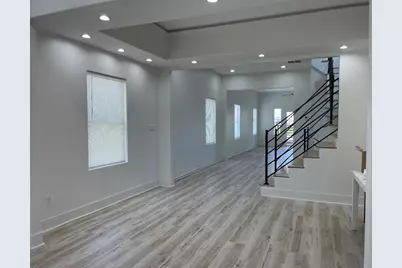 201 E 37th Street, Houston, TX 77018 - Photo 9