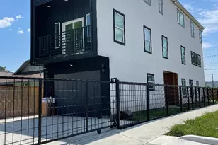 201 E 37th St, Houston, TX 77018 - Photo 1