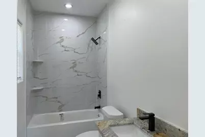 201 E 37th Street, Houston, TX 77018 - Photo 13