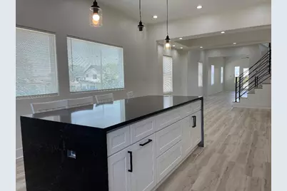 201 E 37th Street, Houston, TX 77018 - Photo 19