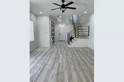 201 E 37th Street, Houston, TX 77018 - Photo 7