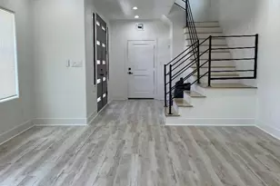 201 E 37th St, Houston, TX 77018 - Photo 7