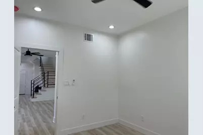 201 E 37th Street, Houston, TX 77018 - Photo 11