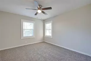 604 Ruth St, Baytown, TX 77520 - Photo 15