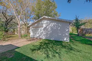 604 Ruth St, Baytown, TX 77520 - Photo 21