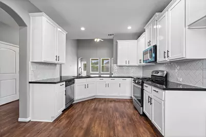 8946 Westfield Glen Court, Houston, TX 77083 - Photo 15