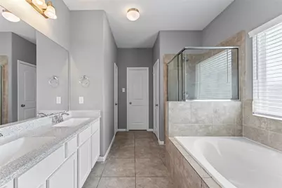 8946 Westfield Glen Court, Houston, TX 77083 - Photo 21
