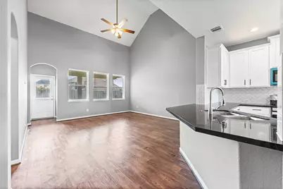 8946 Westfield Glen Court, Houston, TX 77083 - Photo 9