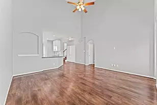 8946 Westfield Glen Ct, Houston, TX 77083 - Photo 11
