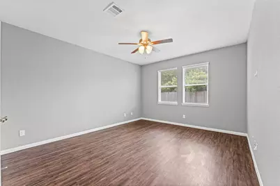 8946 Westfield Glen Court, Houston, TX 77083 - Photo 19