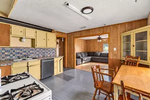 4027 Hollis St, Haltom City, TX 76111 - Photo 9