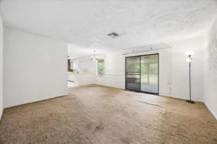 5818 Effingham Dr, Houston, TX 77035 - Photo 3