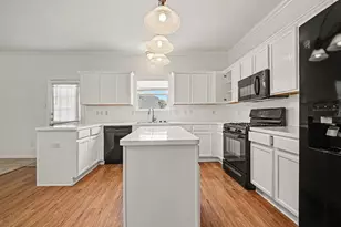 4503 Noble Ct, Baytown, TX 77521 - Photo 11