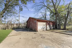 1106 5th St, Hempstead, TX 77445 - Photo 41