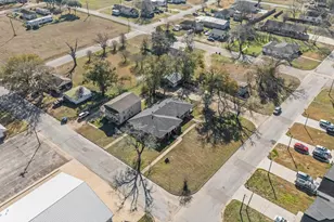 1106 5th St, Hempstead, TX 77445 - Photo 45